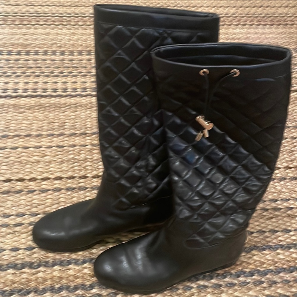 Black Michael Kors size 7.5 black boots
